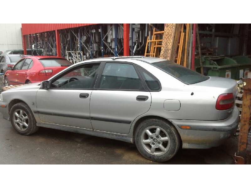 volvo s40 berlina del año 1997