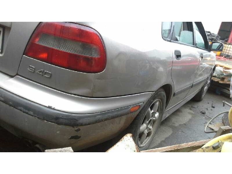 volvo s40 berlina del año 1997
