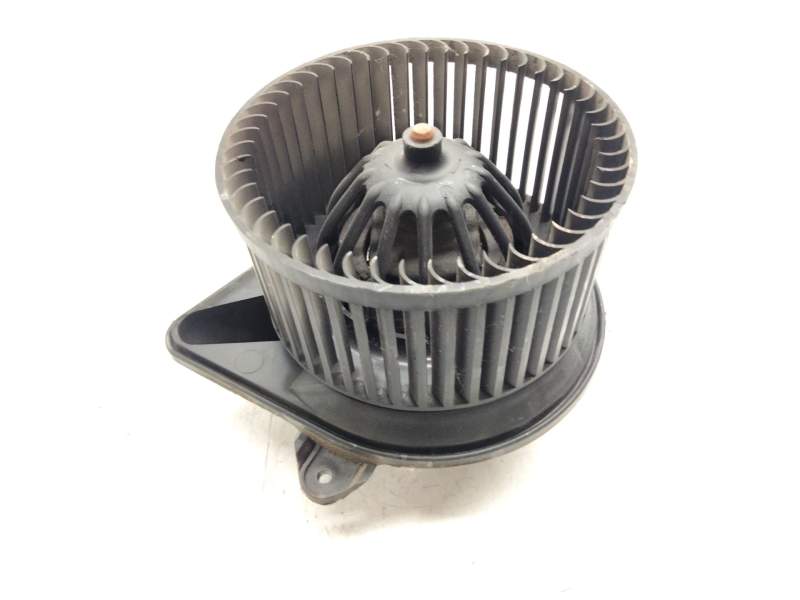 Recambio de motor calefaccion para renault trafic caja cerrada dci cat referencia OEM IAM   