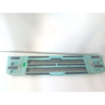 Recambio de rejilla delantera para scania r480 referencia OEM IAM 1885940  