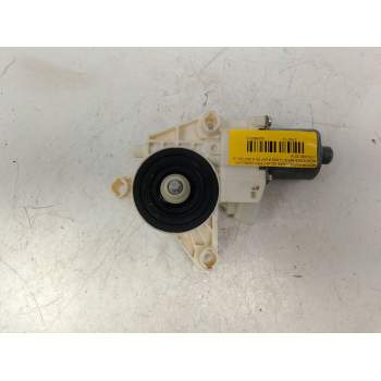 MOTOR ELEVALUNAS DELANTERO DERECHO A2469065200 