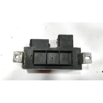 Recambio de caja reles para renault trafic combi (ab 4.01) 2.0 dci diesel fap cat referencia OEM IAM 8200558438A  