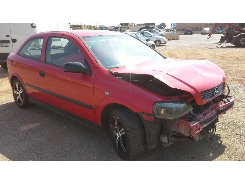 opel astra g berlina del año 2000