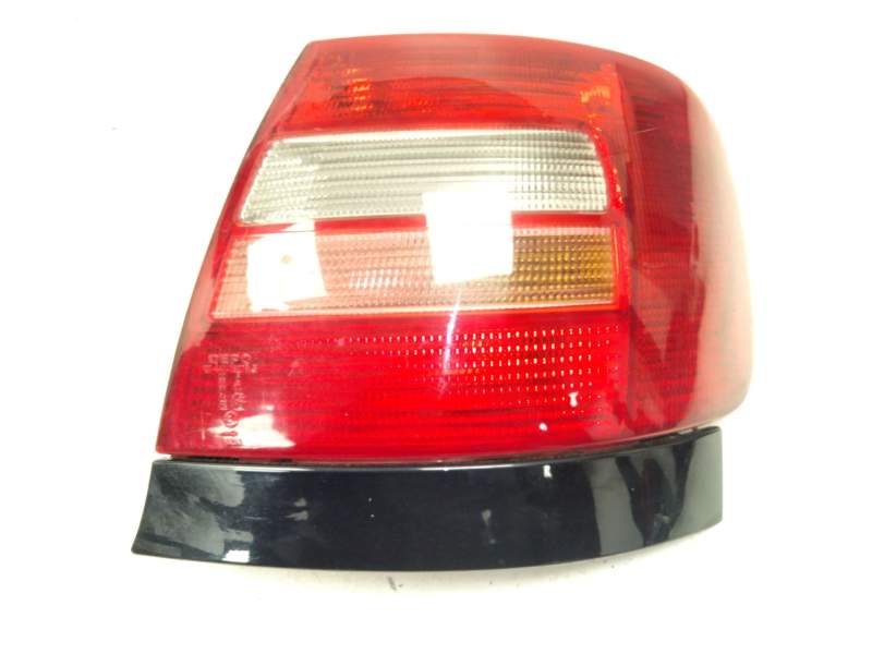 Recambio de piloto trasero derecho para audi a4 b5 (8d2) 1.8 t referencia OEM IAM 8D0945096F  