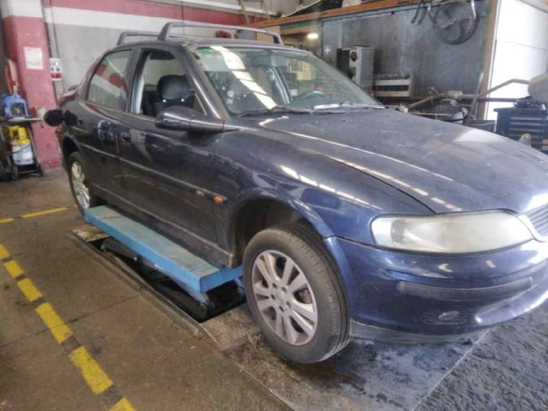 opel vectra b berlina del año 1999