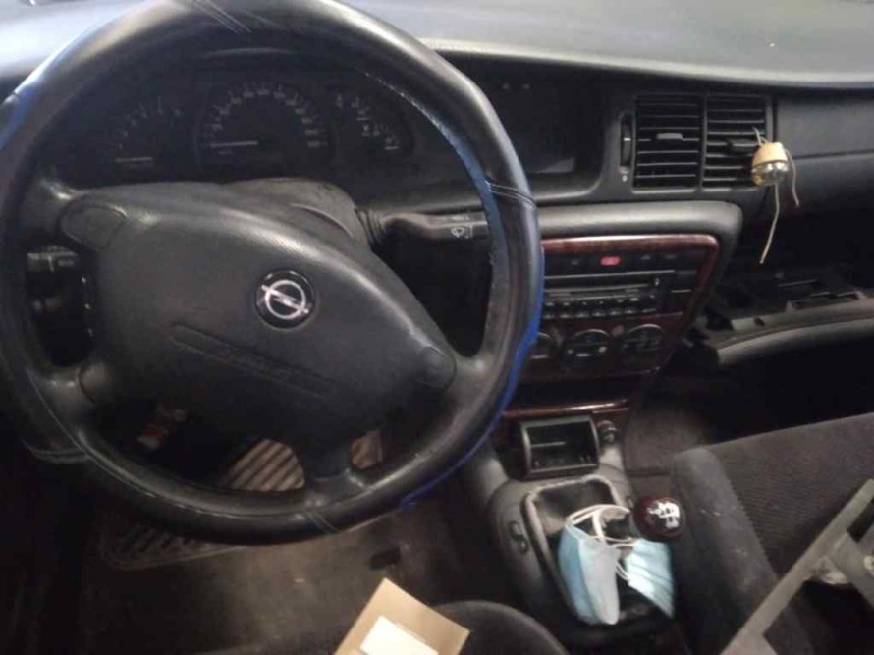 opel vectra b berlina del año 1999