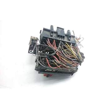 Recambio de caja fusibles para ford fiesta courier referencia OEM IAM 94FG14A073AA  