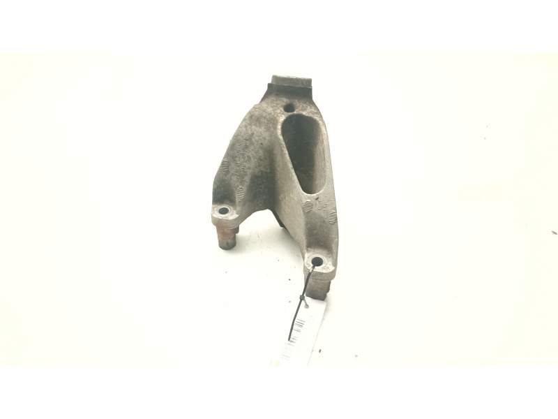 Recambio de soporte motor delantero para audi a4 b8 (8k2) 2.0 tfsi referencia OEM IAM 8K0199307BM  