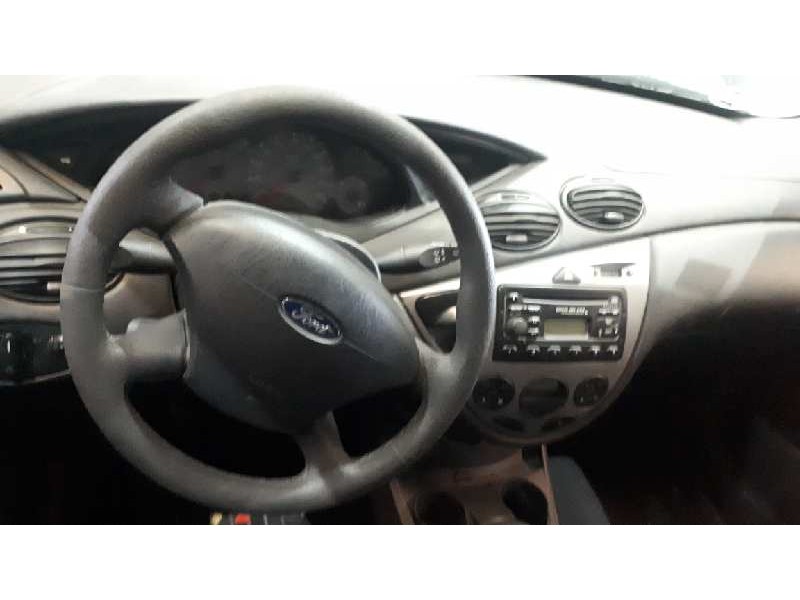 ford focus berlina (cak) del año 2004