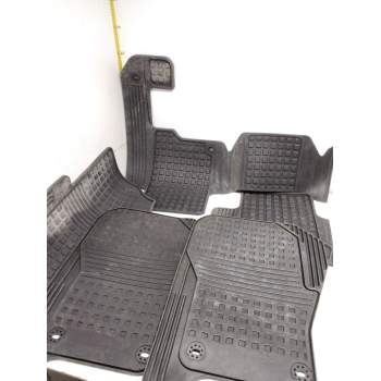 Recambio de alfombra para land rover discovery referencia OEM IAM EAH500050PMA GAH500052PMA GOMA