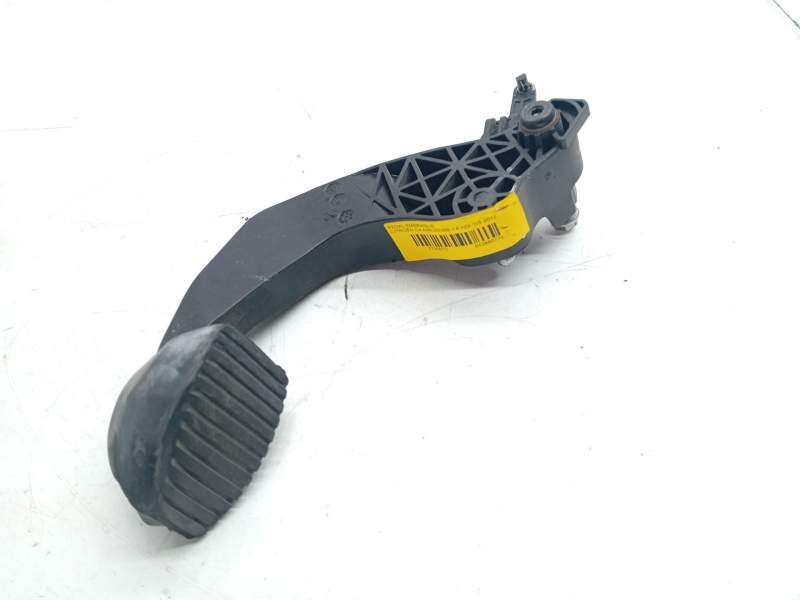 Recambio de pedal embrague para citroën c4 aircross 1.6 hdi 115 referencia OEM IAM 9676728880  