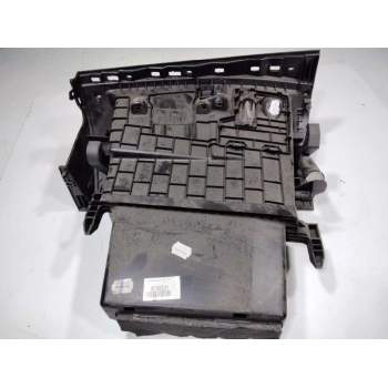 Recambio de guantera para renault megane iii berlina 5 p expression referencia OEM IAM 681080020R  