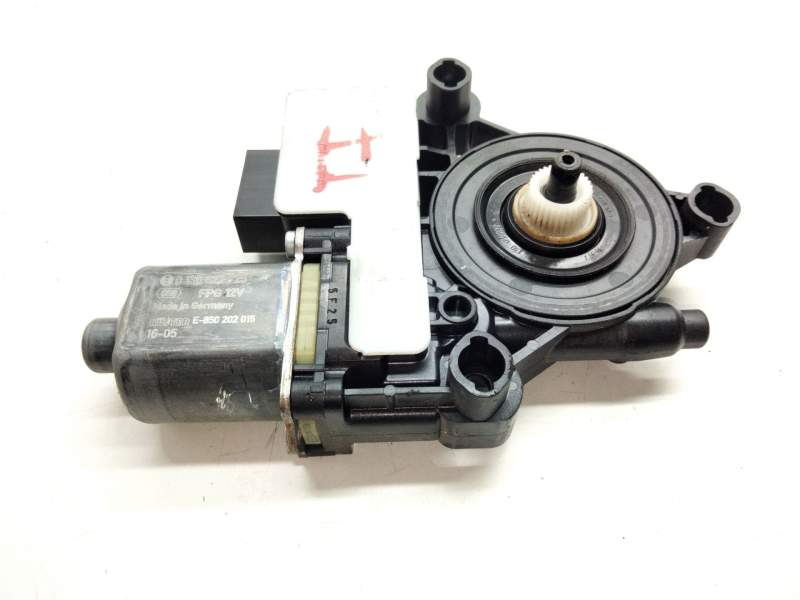 Recambio de motor elevalunas trasero izquierdo para seat leon st (5f8) reference connect referencia OEM IAM 0130822275  