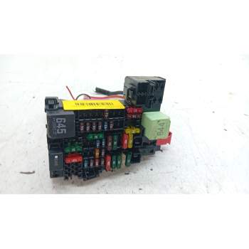 CAJA FUSIBLES 2Q0937615A 