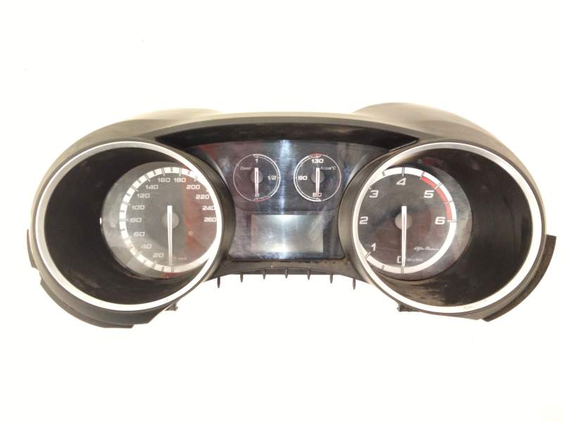 Recambio de cuadro instrumentos para alfa romeo giulietta (191) distinctive referencia OEM IAM 50527456  