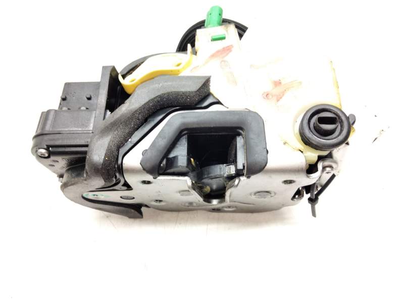 Recambio de cerradura puerta trasera izquierda para chevrolet orlando ltz referencia OEM IAM 135795547  
