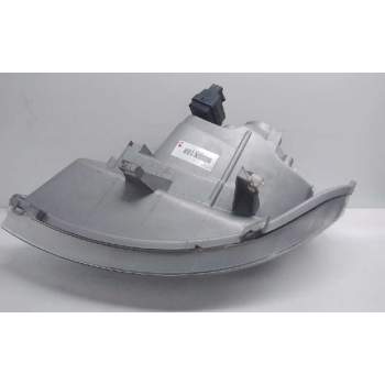 Recambio de faro derecho para opel vivaro referencia OEM IAM 7700311372  