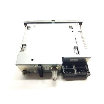 Recambio de sistema audio / radio cd para renault scenic ii 1.6 16v referencia OEM IAM 8200562686T  