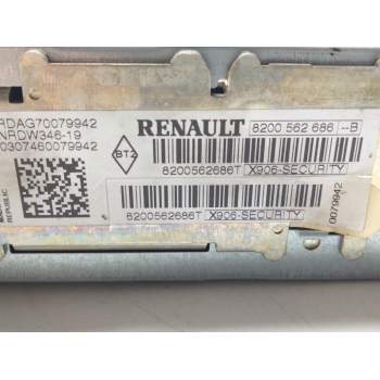 Recambio de sistema audio / radio cd para renault scenic ii 1.6 16v referencia OEM IAM 8200562686T  