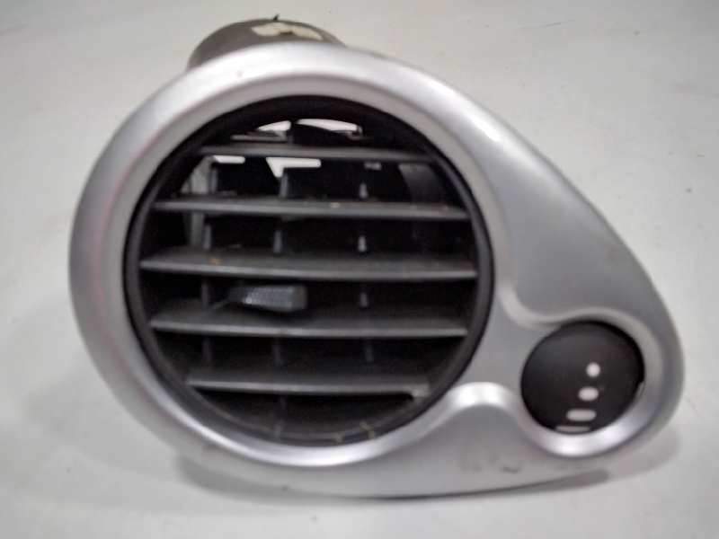 Recambio de aireador izquierdo para renault clio iii luxe privilege referencia OEM IAM 220401AG  