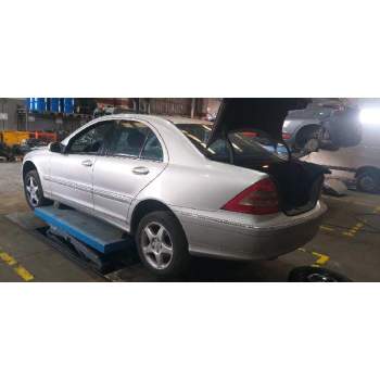 mercedes-benz clase c (w203) berlina del año 2003