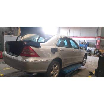 mercedes-benz clase c (w203) berlina del año 2003