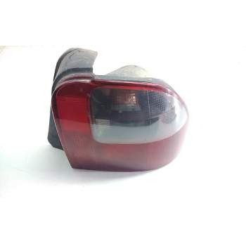 PILOTO TRASERO DERECHO F00R02S102 
