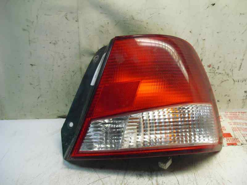 Recambio de piloto trasero derecho para hyundai accent (lc) gl 5p referencia OEM IAM R92402252  