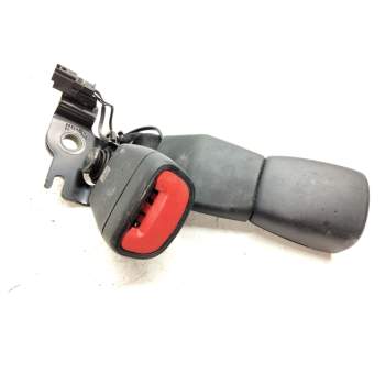 ENGANCHE CINTURON TRASERO DERECHO a2068605900 