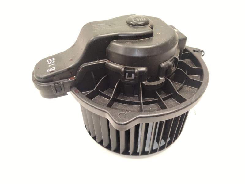Recambio de motor calefaccion para kia stonic (yb) 1.2 cvvt referencia OEM IAM   