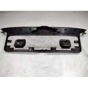 Recambio de guarnecido porton para volkswagen golf iv berlina (1j1) highline referencia OEM IAM 1J6867601E  