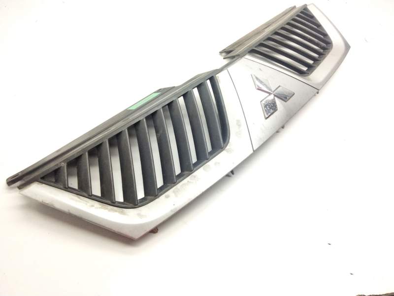 Recambio de rejilla delantera para mitsubishi outlander (cw0) 2.0 di-d cat referencia OEM IAM 7450A038  