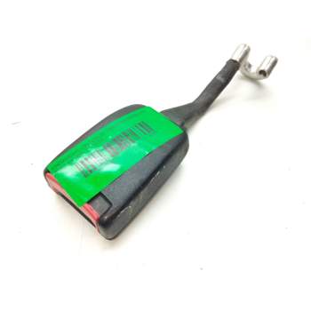 Recambio de enganche cinturon trasero derecho para audi a8 (d2) 3.7 referencia OEM IAM 4D0857740C  