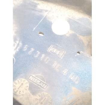Recambio de rejilla delantera para nissan serena (c23m) 2.3 diesel referencia OEM IAM 623101C400  VERDE