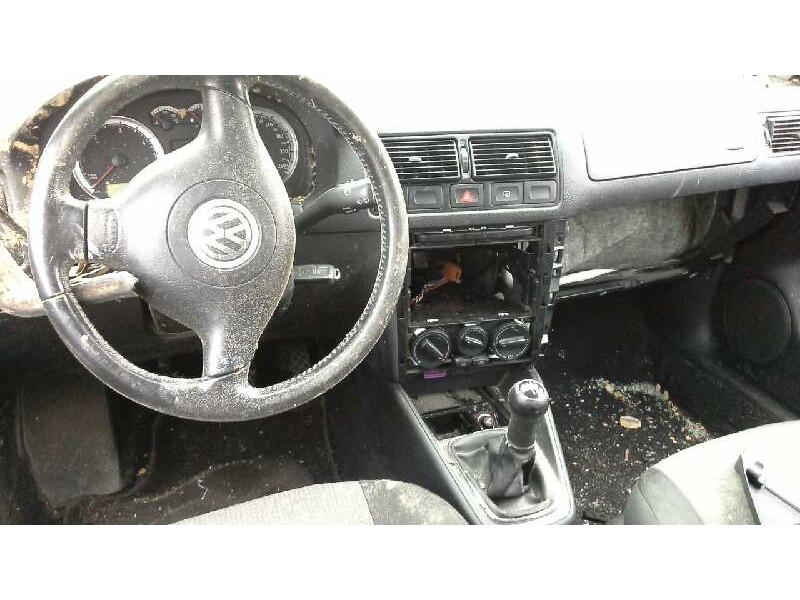 volkswagen golf iv berlina (1j1) del año 2002