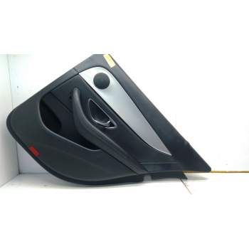 GUARNECIDO PUERTA TRASERA DERECHA A2137309805 