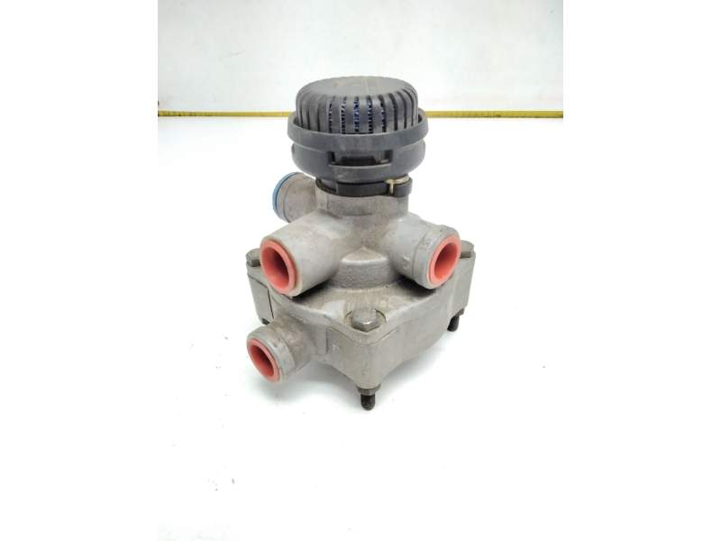 Recambio de valvula rele para iveco eurocargo 150 e 18 referencia OEM IAM 9730030060  WABCO