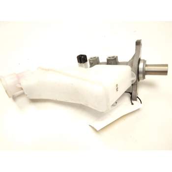 Recambio de bomba freno para kia stonic (yb) 1.2 cvvt referencia OEM IAM 58510H8210  