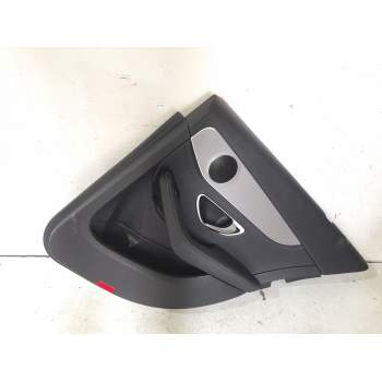 GUARNECIDO PUERTA TRASERA DERECHA A2058205600 