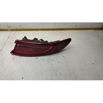 PILOTO TRASERO DERECHO 92402J7200 