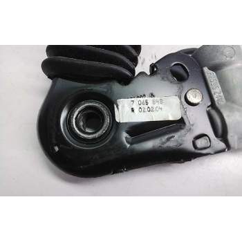 Recambio de enganche delantero derecho para bmw serie 5 berlina (e60) 530i referencia OEM IAM 7065848  