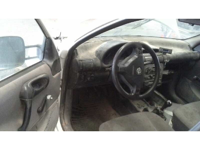 opel combo (corsa b) del año 2001