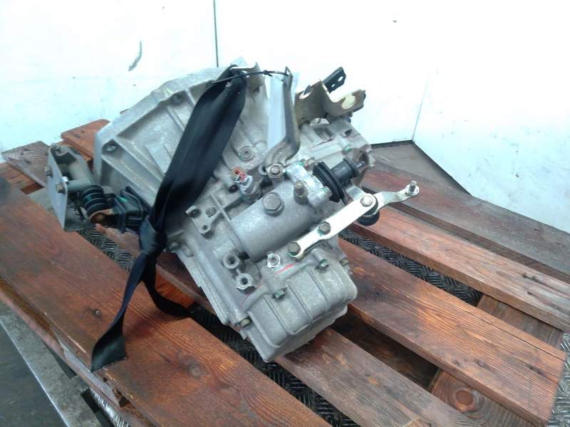 Recambio de caja cambios para toyota yaris (_p1_) 1.3 (scp12_, scp13_) referencia OEM IAM 331110D020  