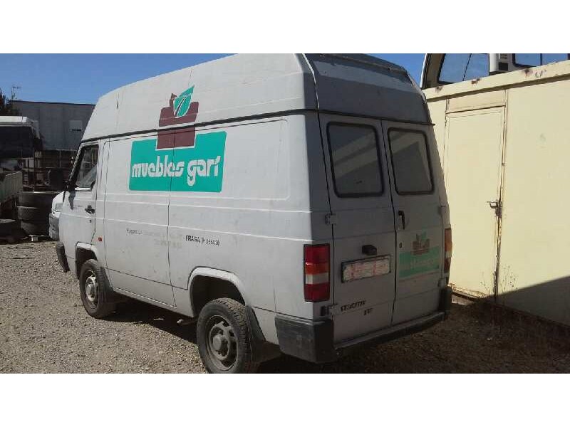 nissan trade 100 del año 1997