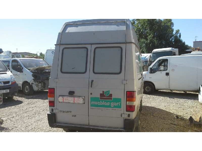 nissan trade 100 del año 1997