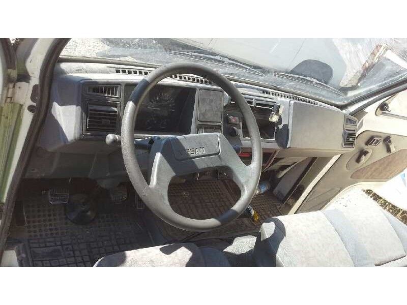 nissan trade 100 del año 1997