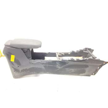 Recambio de consola central para kia proceed combi van (cd) 1.4 t-gdi referencia OEM IAM 84610J7400WK  