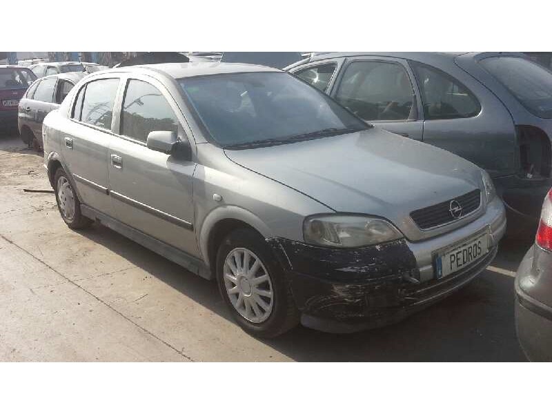 opel astra g berlina del año 2002