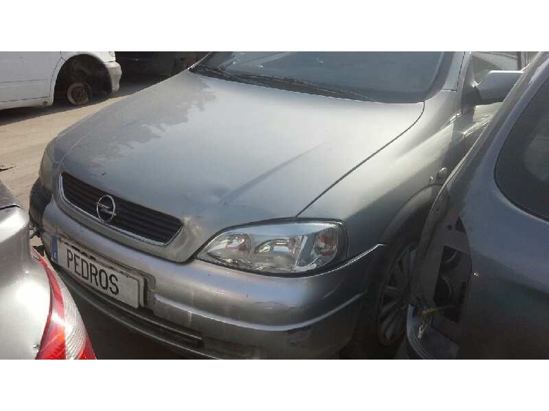 opel astra g berlina del año 2002