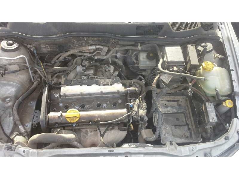 opel astra g berlina del año 2002